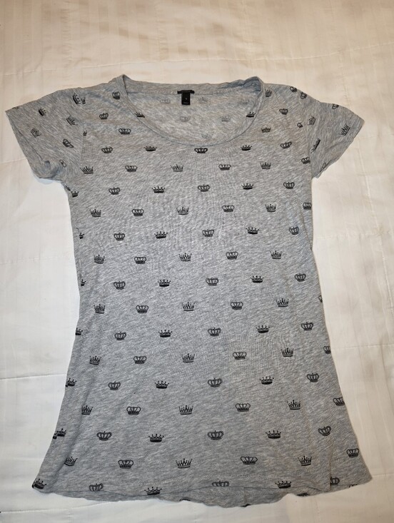 J. Crew Tops - QUEENS CROWN print J. Crew Grey Round neck tee